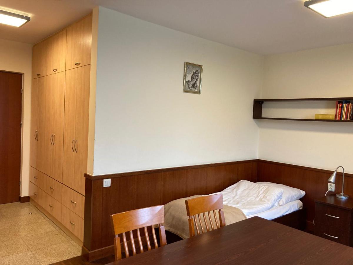 Uroczysko Porszewice - Osrodek Konferencyjno-Rekolekcyjny Hotel Пабянице Екстериор снимка