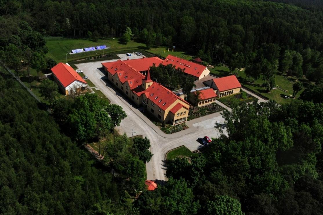 Uroczysko Porszewice - Osrodek Konferencyjno-Rekolekcyjny Hotel Пабянице Екстериор снимка