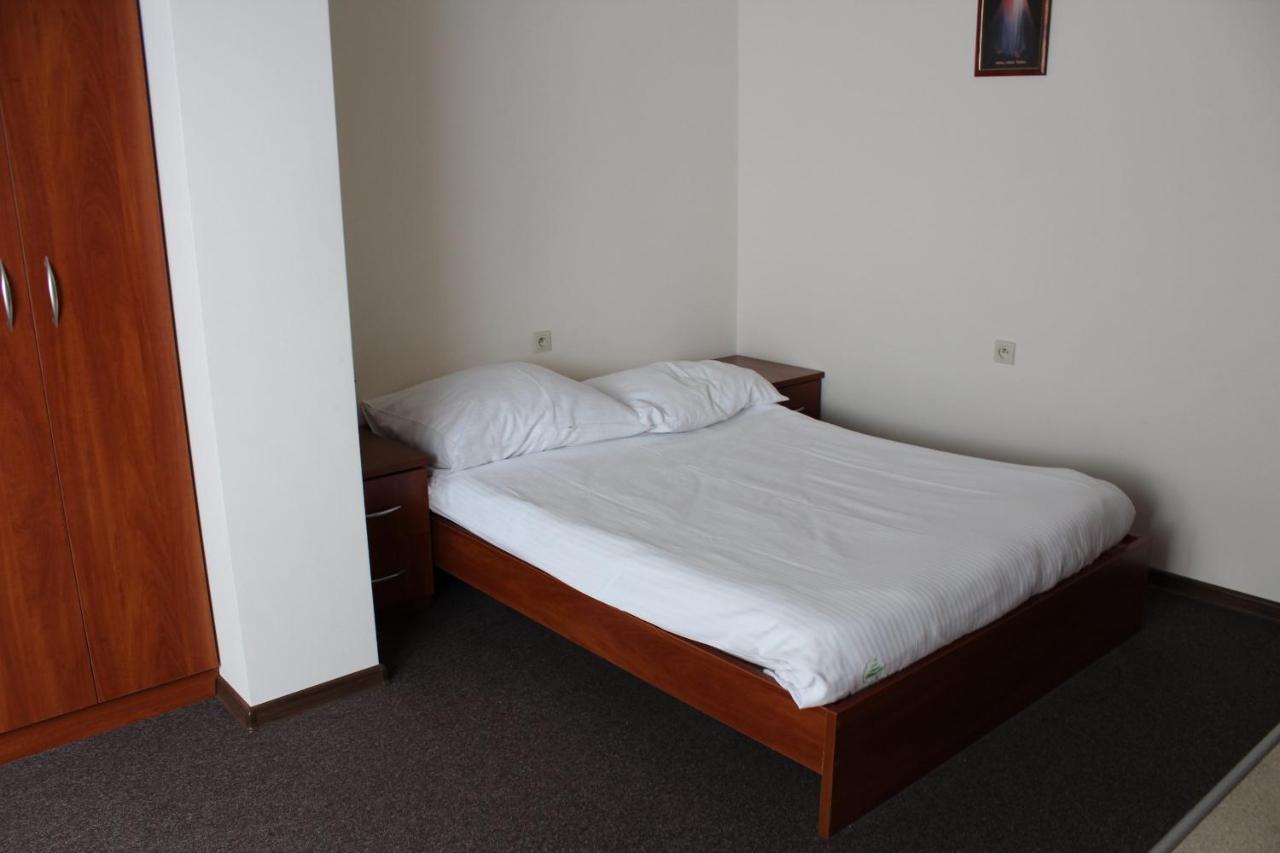 Uroczysko Porszewice - Osrodek Konferencyjno-Rekolekcyjny Hotel Пабянице Екстериор снимка